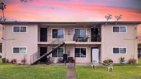 Photo of 1718 Crofton Ln Ln, Escondido, CA 92027 (MLS # 260006752SD)