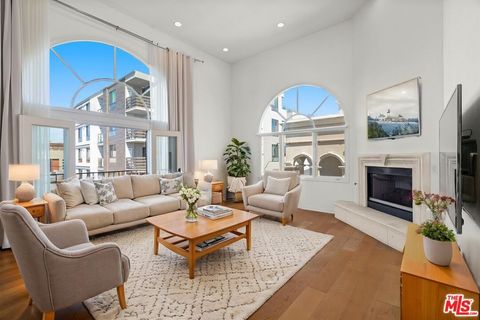 Photo of 435 Arnaz Drive #304, Los Angeles, CA 90048 (MLS # 25609967) Photo of 435 Arnaz Drive #304, Los Angeles, CA 90048 (MLS # 25609967)