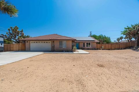 Photo of 8361 Amador Avenue, Yucca Valley, CA 92284 (MLS # 260011156SD)