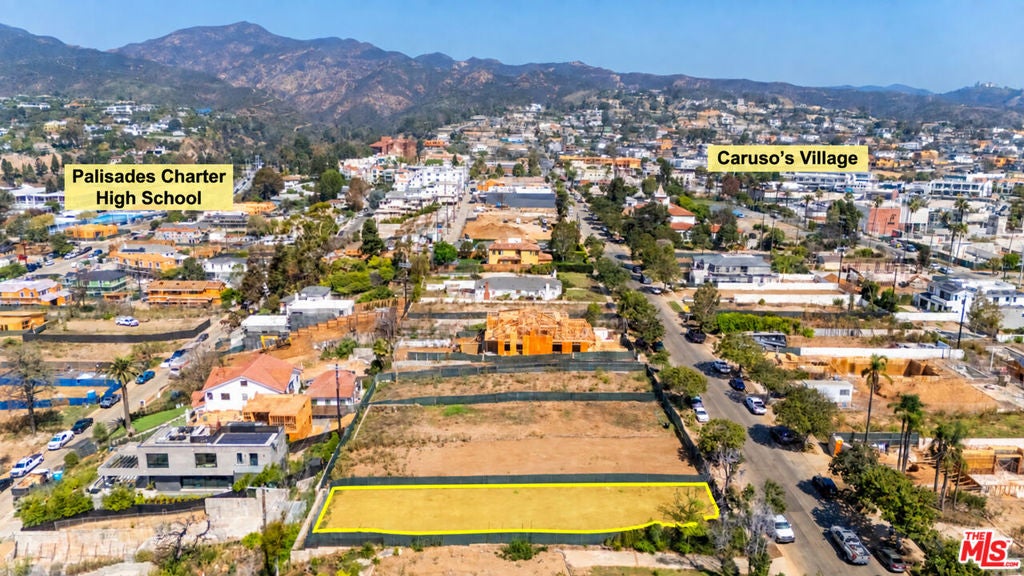 Photo of 717 Via De La Paz, Pacific Palisades, CA 90272 (MLS # 26995587)