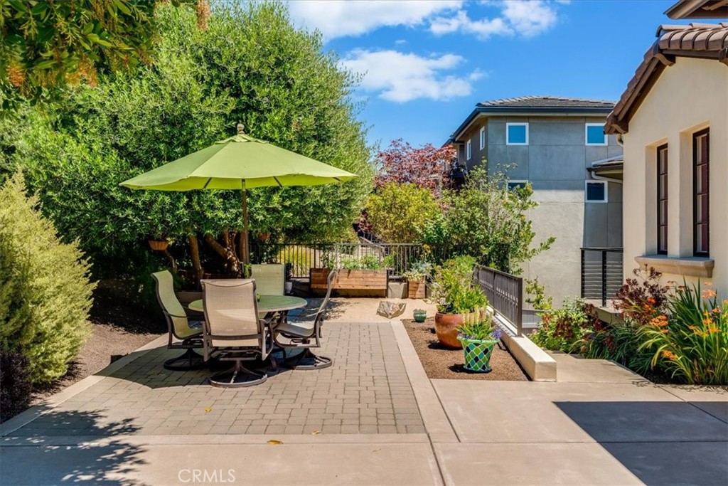 375 El Portal Drive