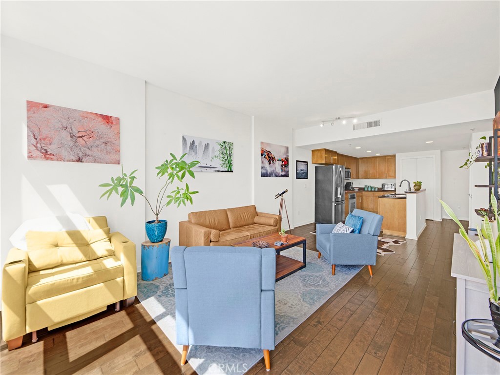 411 W Seaside Way 405