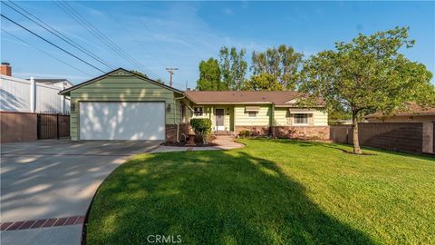 Photo of 356 Trayer Avenue, Glendora, CA 91741 (MLS # CV26066735)