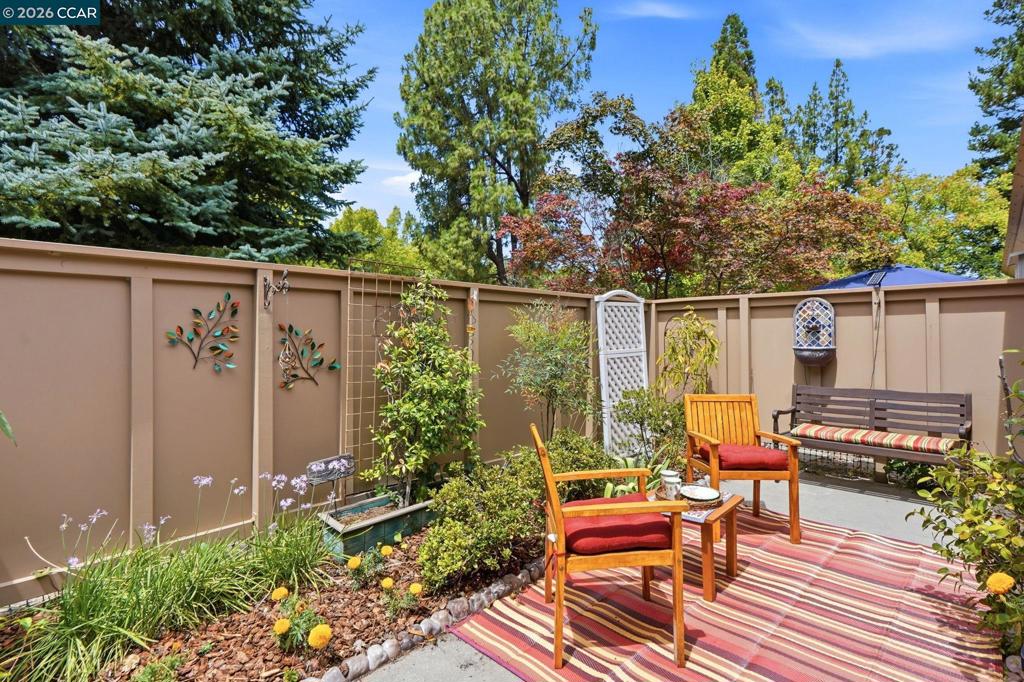 2424 Tice Creek Dr DR