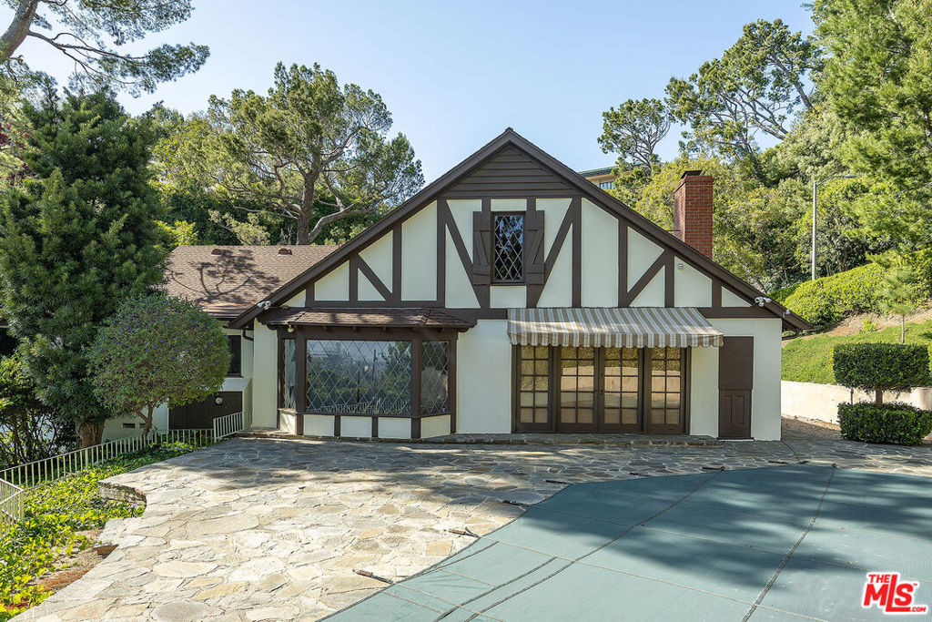 1116 Calle Vista Drive