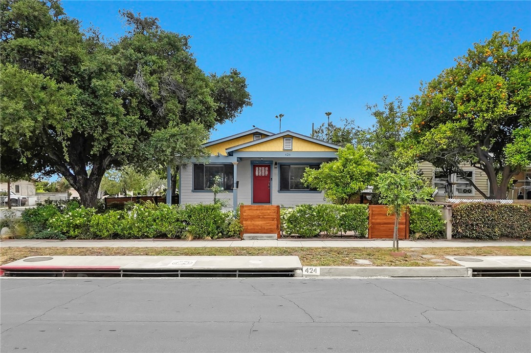 424 E Angeleno Avenue