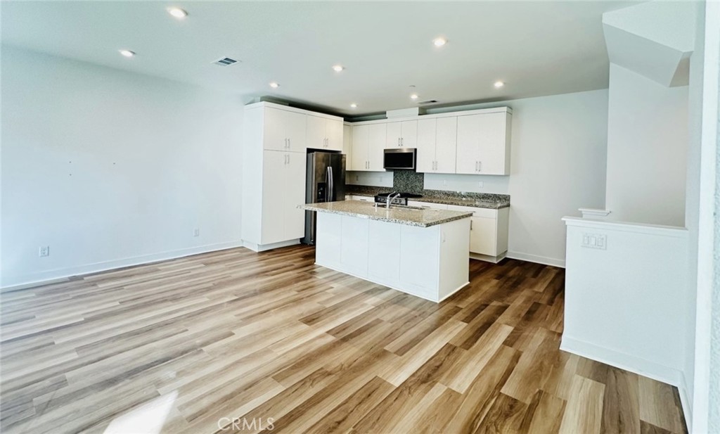 1527 W Cara Drive