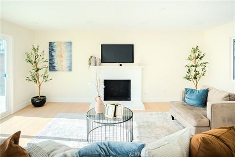 8213 Ethel Avenue North Hollywood CA 91605