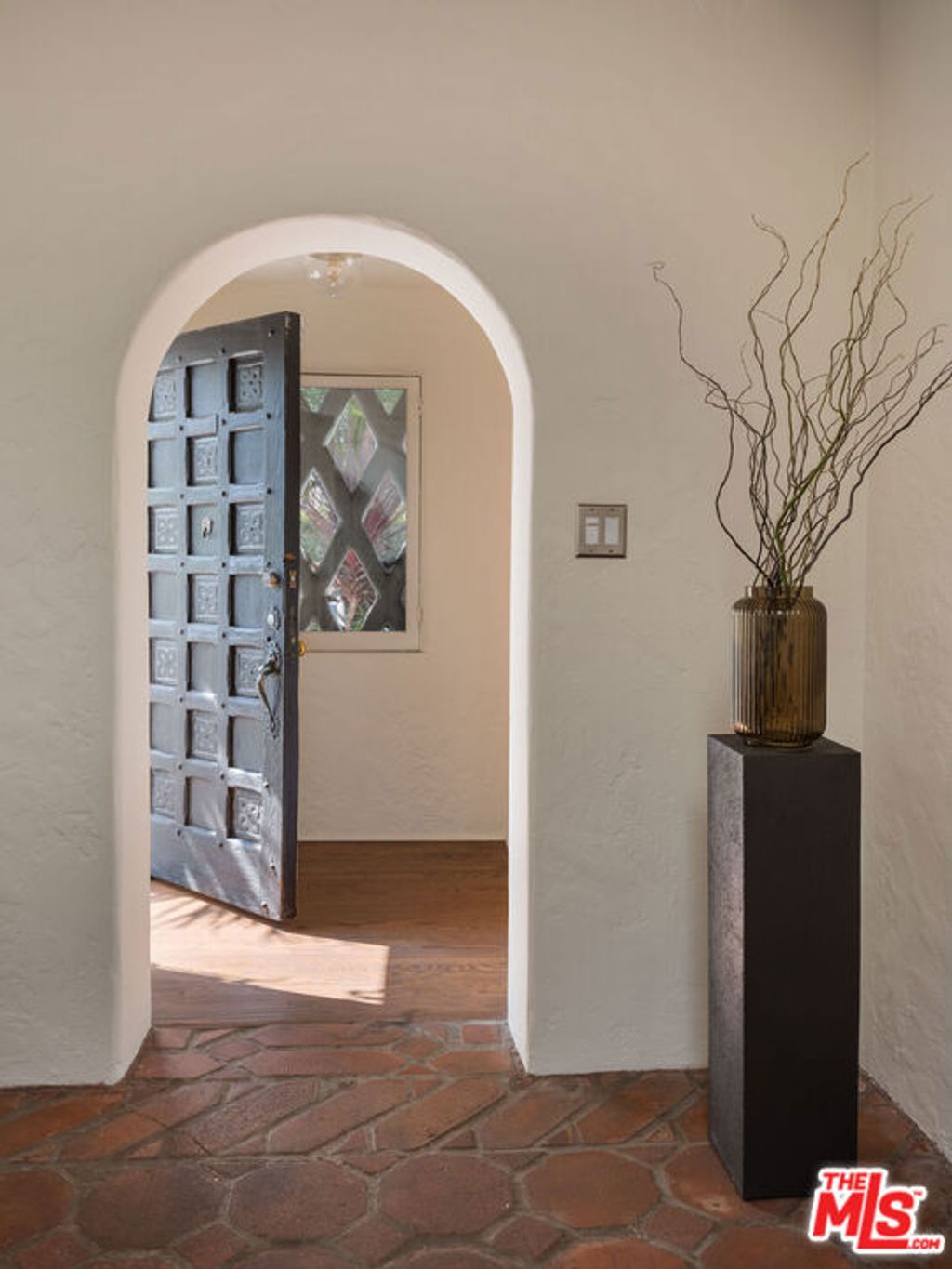 Photo of 1012 Superba Avenue, Venice, CA 90291 (MLS # 25591561)
