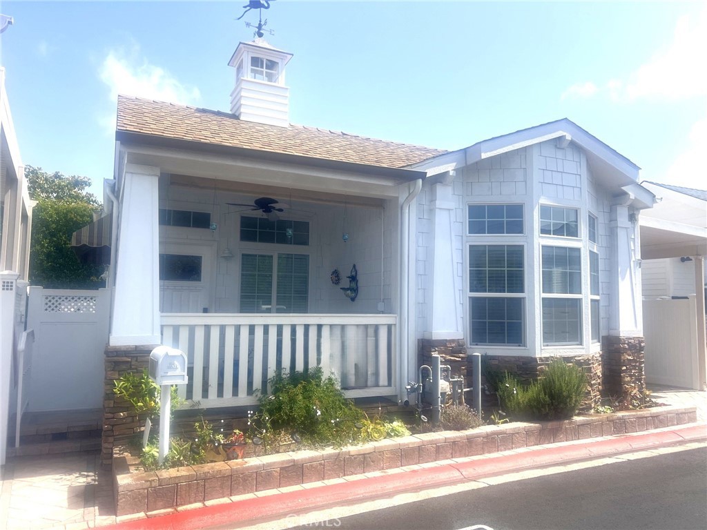 252 Mayflower
