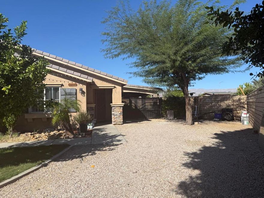 If you are looking for space and location this is the perfect home ! this property has a lot potential ,the garage is converted into one bedroom apartment with a separate bathroom & kitchen  (with out permit) you have to come and see it, you will love it Property sale as is.