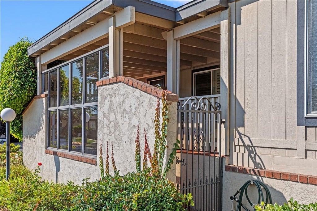 5200 Irvine Boulevard 179