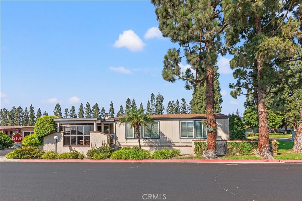 5200 Irvine Boulevard 179