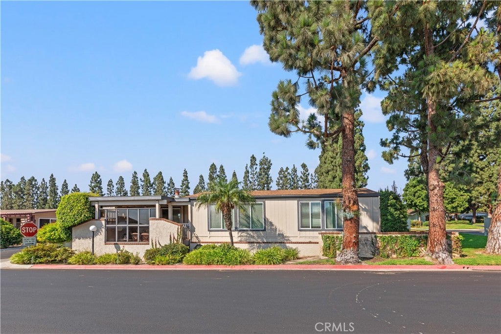 5200 Irvine Boulevard 179