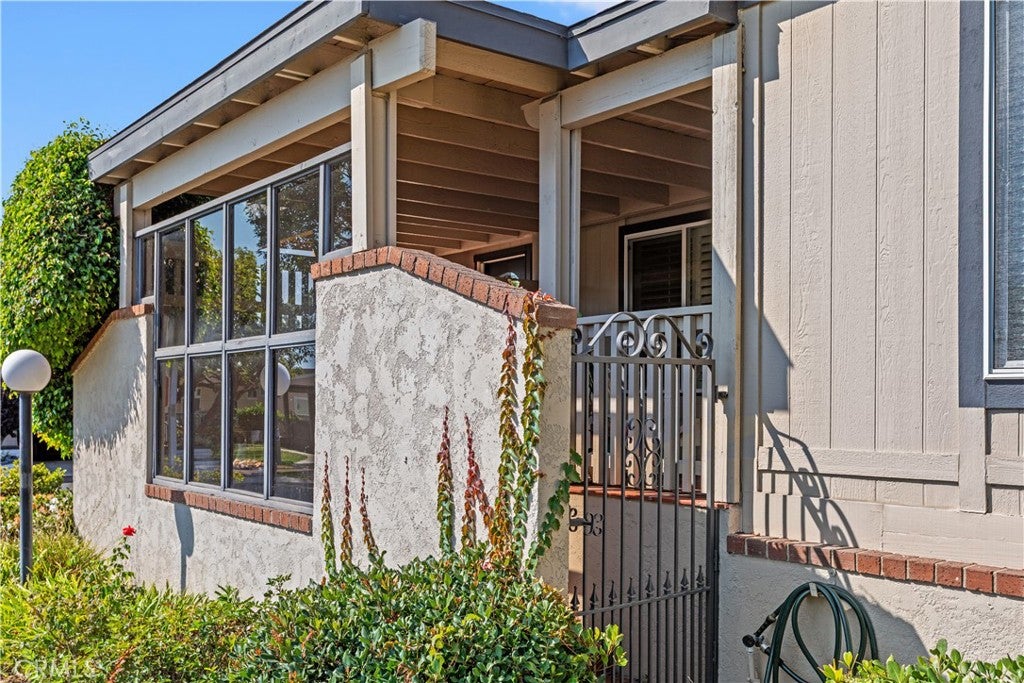 5200 Irvine Boulevard 179