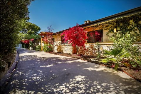 Photo of 3700 Koster Avenue, Sherman Oaks, CA 91423 (MLS # SR26018309)