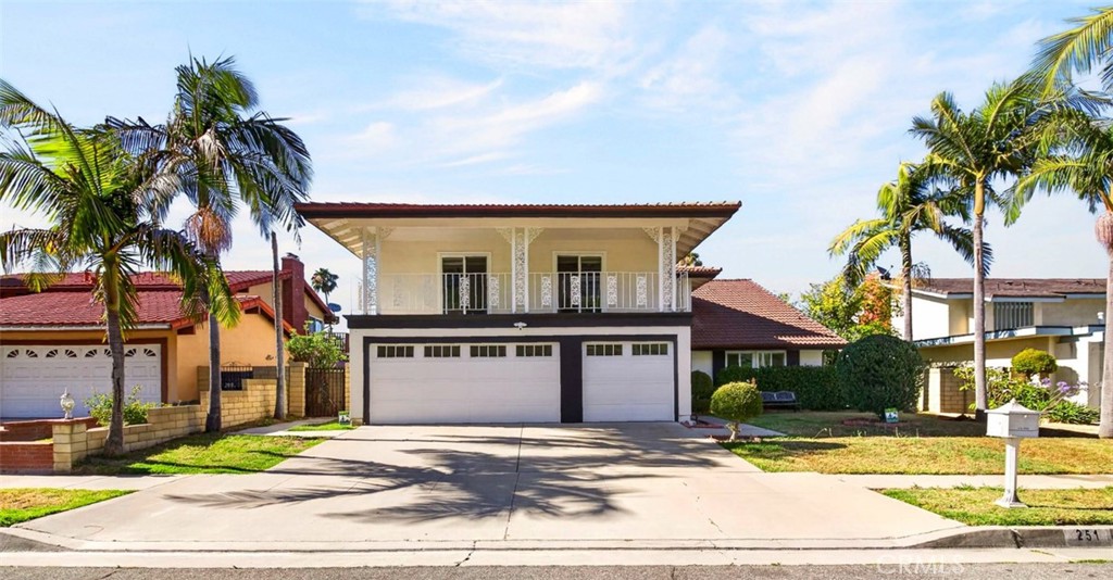 251 Avenida Santa Anita