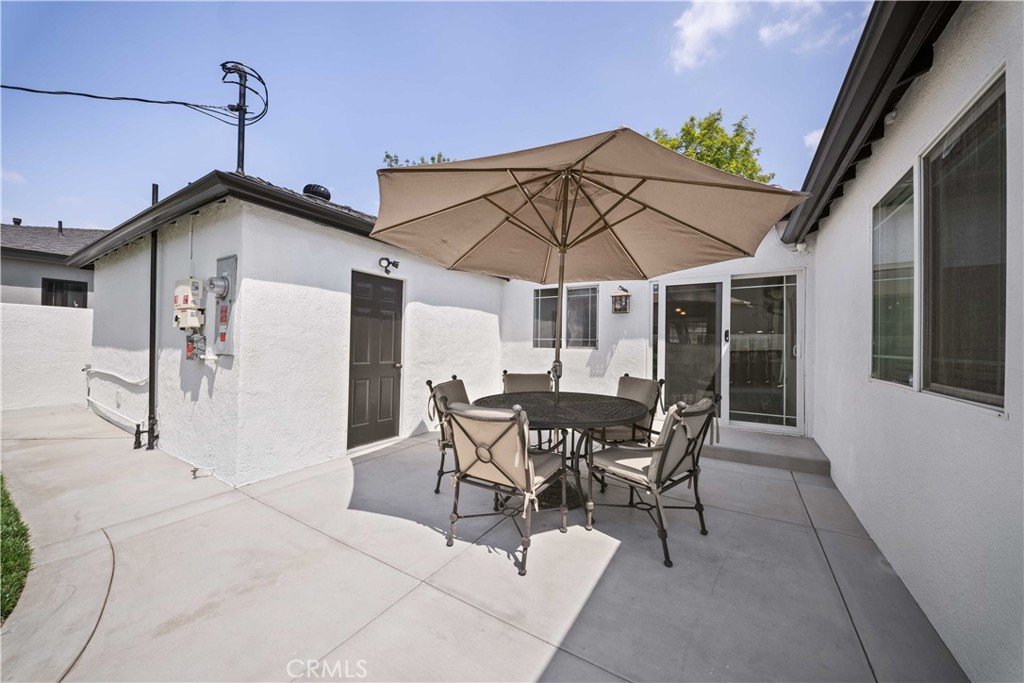 3775 Charlemagne Avenue