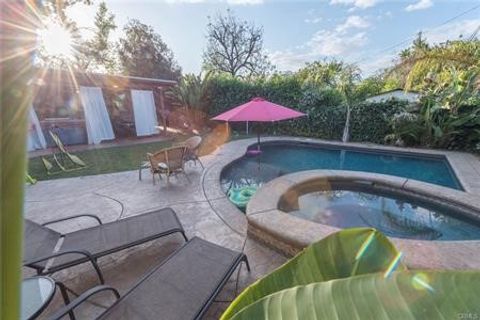 Photo of 5714 Cantaloupe Avenue, Sherman Oaks, CA 91401 (MLS # SR26116843)