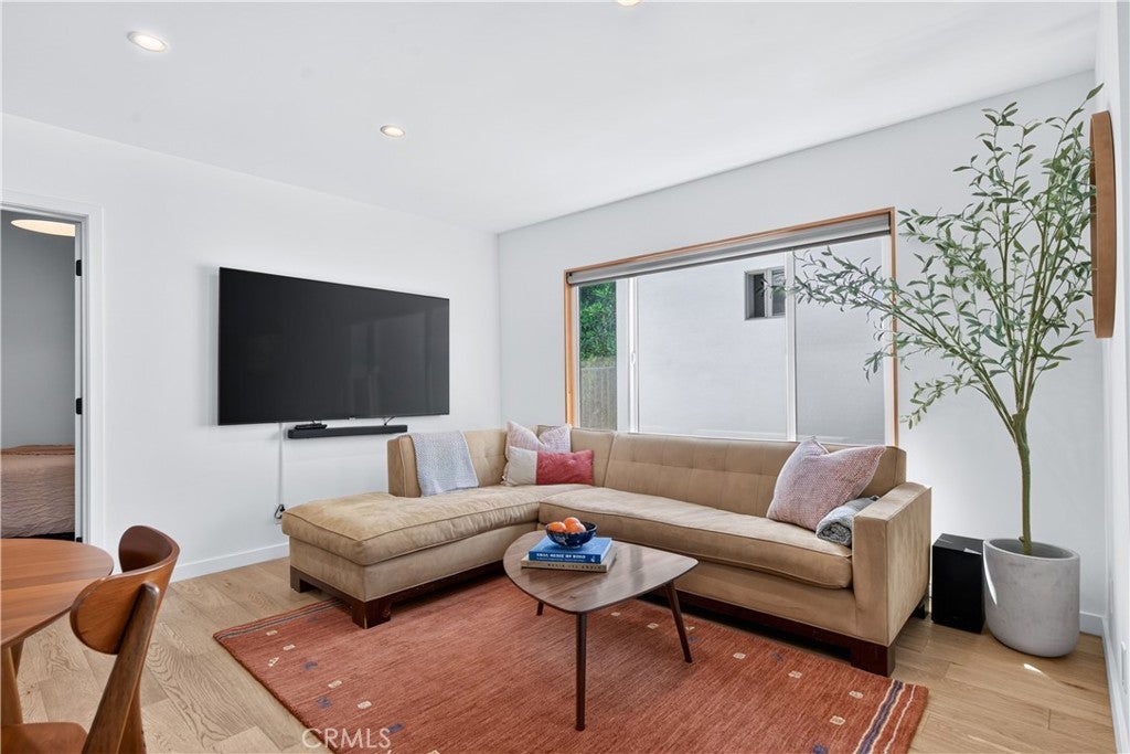 2135 Bellevue 12