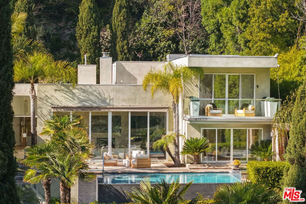 Photo of 2731 Hutton Drive, Beverly Hills, CA 90210 (MLS # 26652617)
