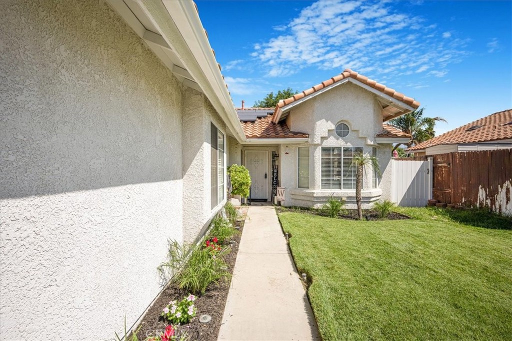 43444 Avenida Miraflores
