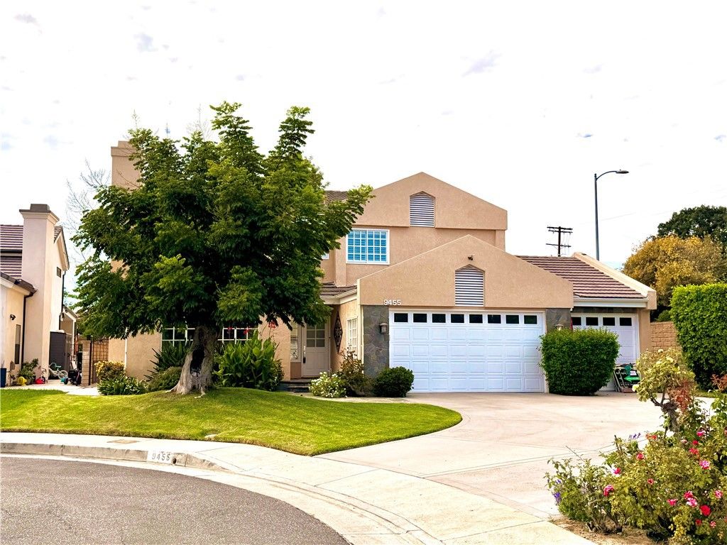 Photo of 9455 Brandon Court, Northridge, CA 91325 (MLS # SR25184619)