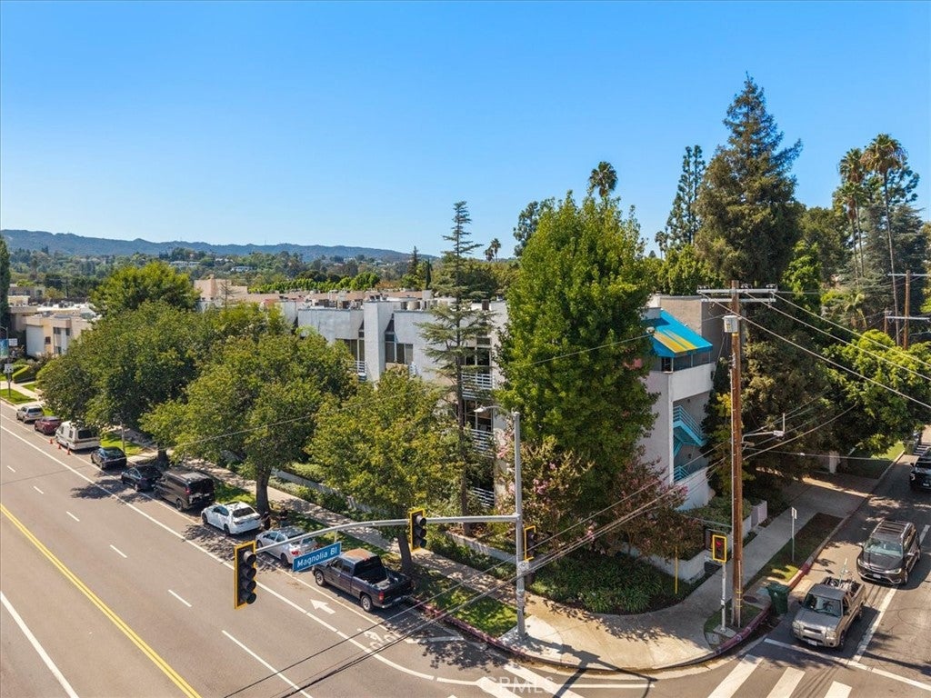 5151 Balboa 303