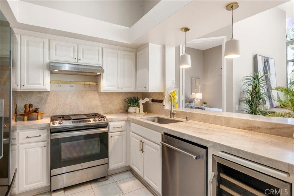 5151 Balboa 303