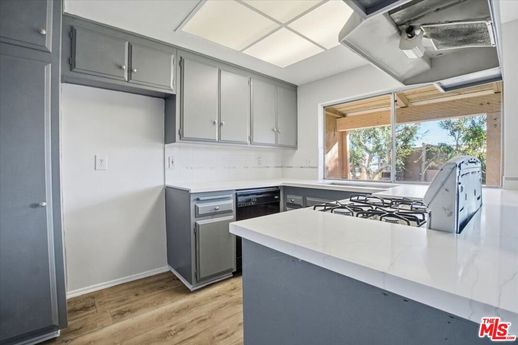 13722 Red Hill Avenue 60