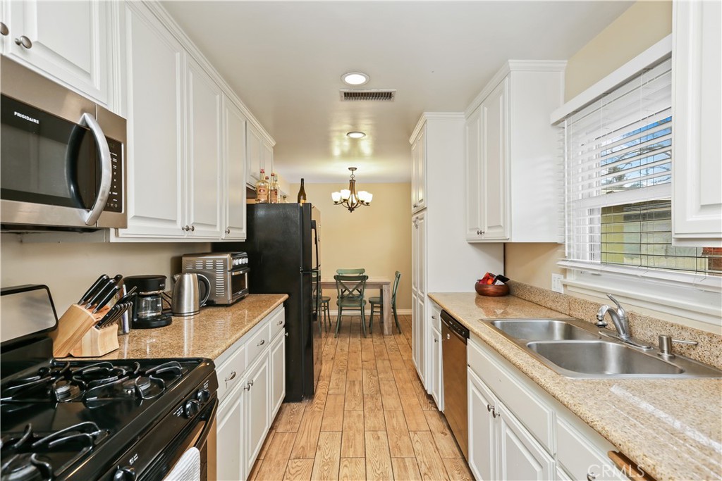1200 W Sycamore