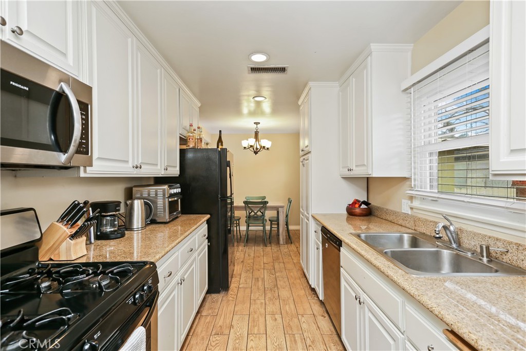 1200 W Sycamore