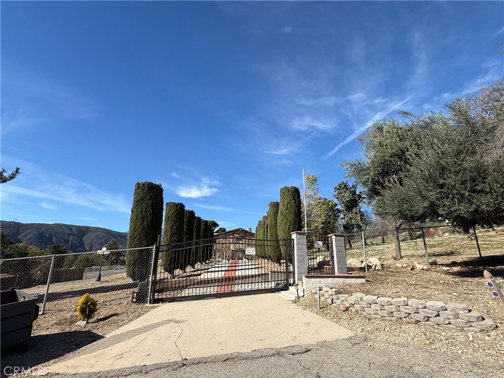 Photo of 750 Woodlawn Ave, San Bernardino, CA 92407 (MLS # IG25278797)