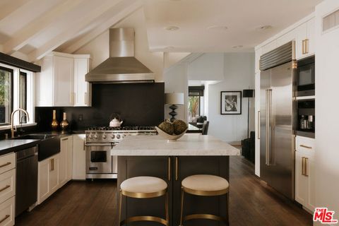 Photo of 7825 Torreyson Drive, Los Angeles, CA 90046 (MLS # 26673951)