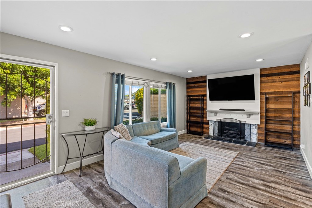 25252 Crocker