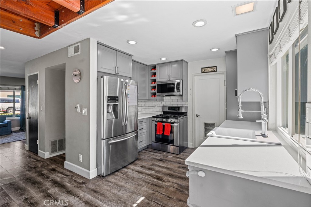 25252 Crocker