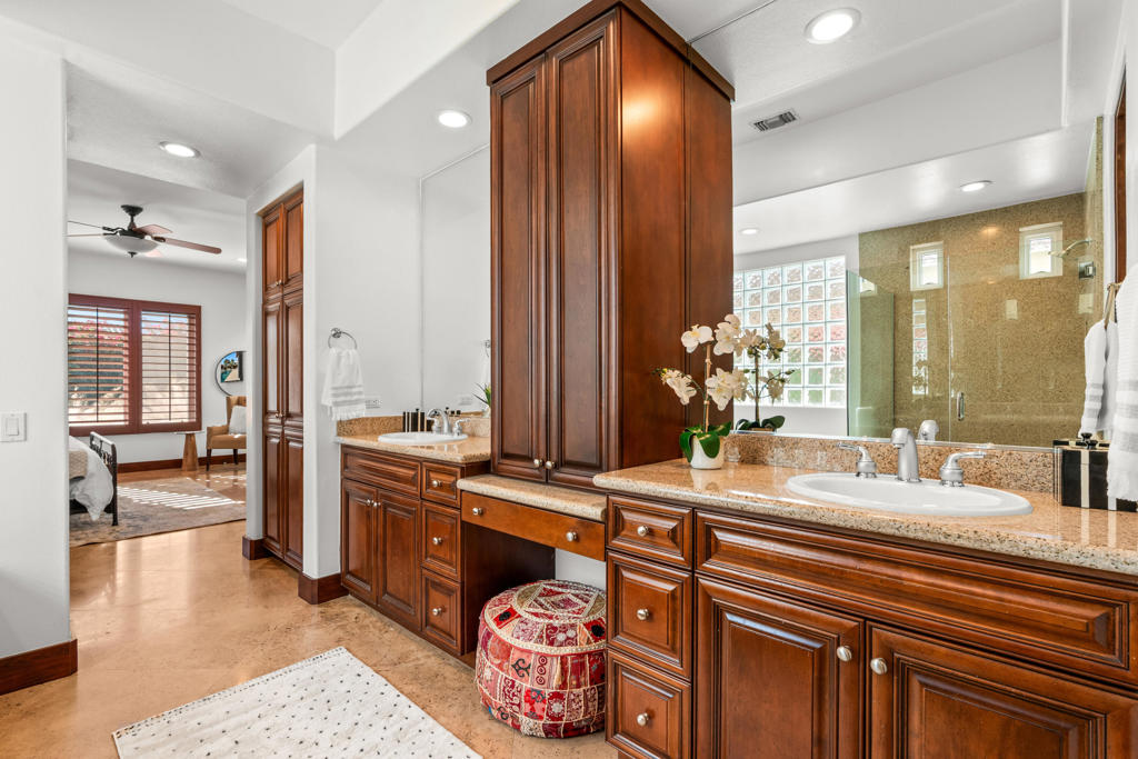 The Palms - Residential