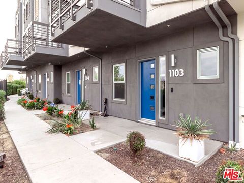 Photo of 2753 Waverly Drive #1103, Los Angeles, CA 90039 (MLS # 26668407)
