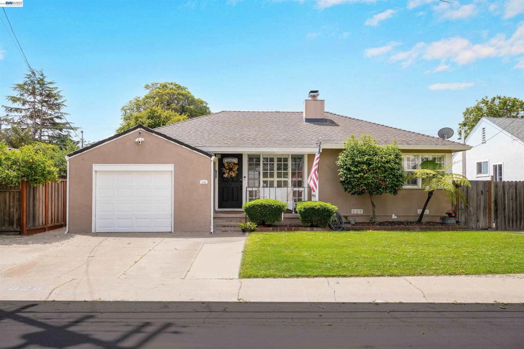 826 Hacienda Ave