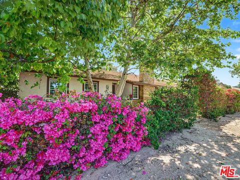 Photo of 670 Tranquil Lane, Simi Valley, CA 93065 (MLS # 26661357)