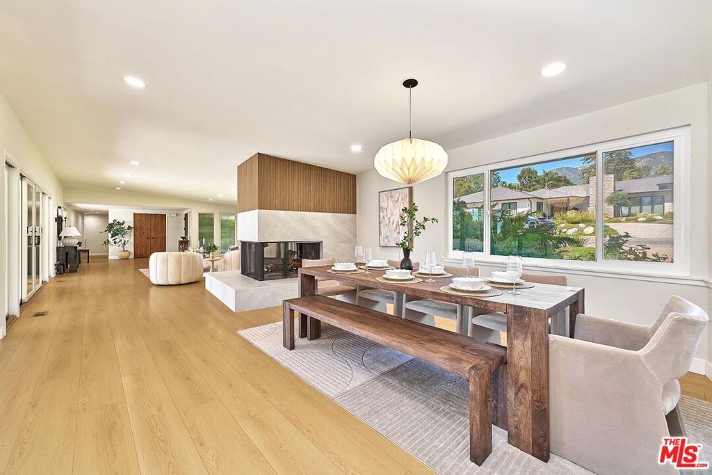 Photo of 1908 Lyans Drive, La Canada Flintridge, CA 91011 (MLS # 26663513)