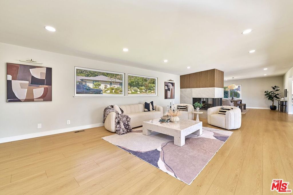 Photo of 1908 Lyans Drive, La Canada Flintridge, CA 91011 (MLS # 26663513)