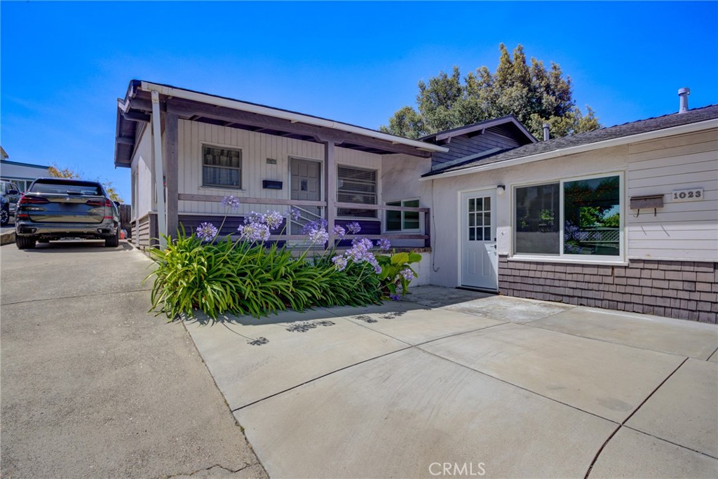 1023 Walnut