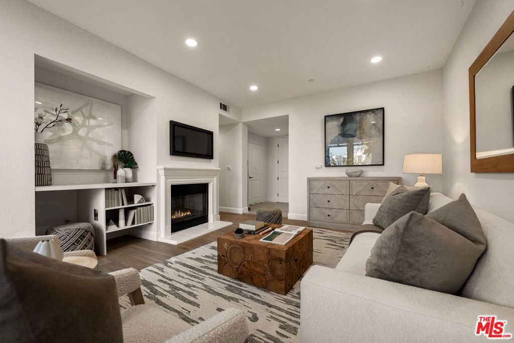 Photo of 5625 Crescent Parkway #340, Playa Vista, CA 90094 (MLS # 25618211)