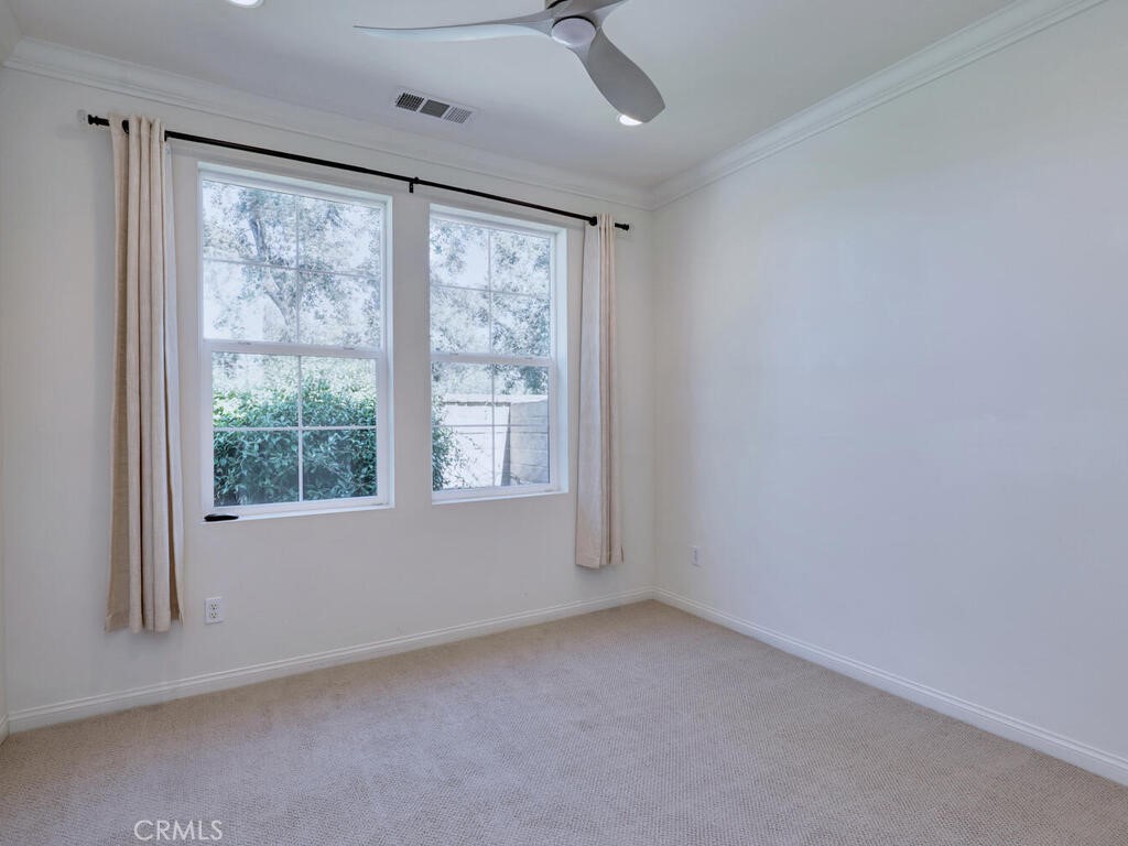 Iris (ESIRIS) - Residential Lease