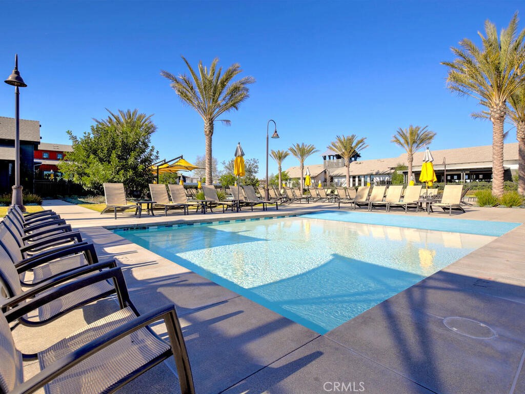 Iris (ESIRIS) - Residential Lease