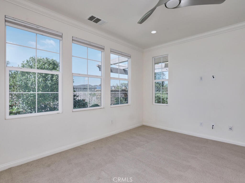 Iris (ESIRIS) - Residential Lease