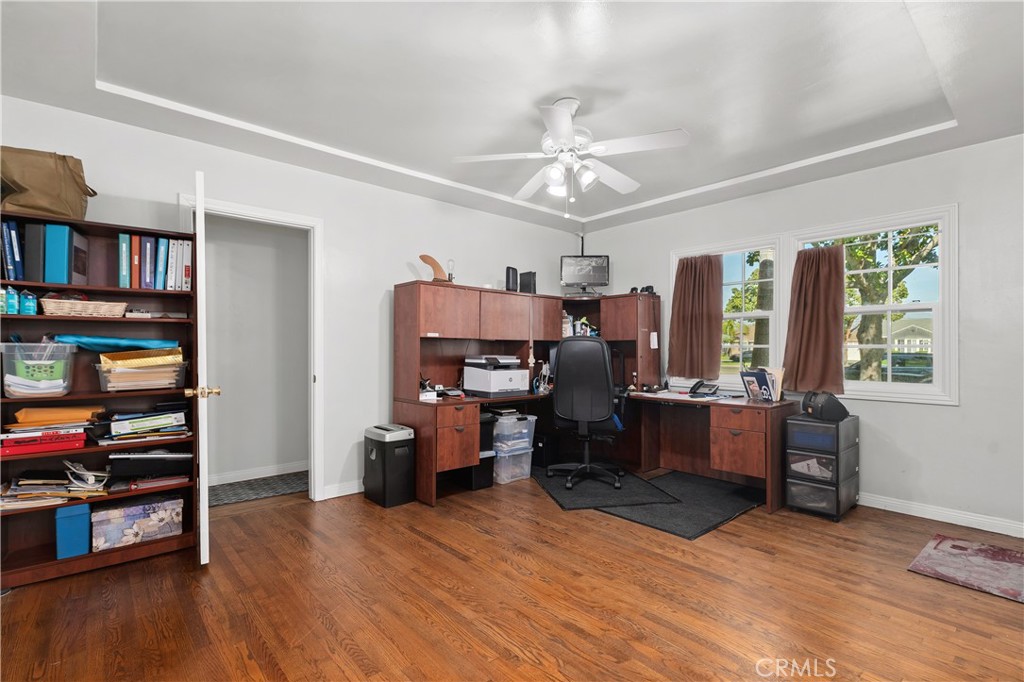 5919 Bellflower Boulevard