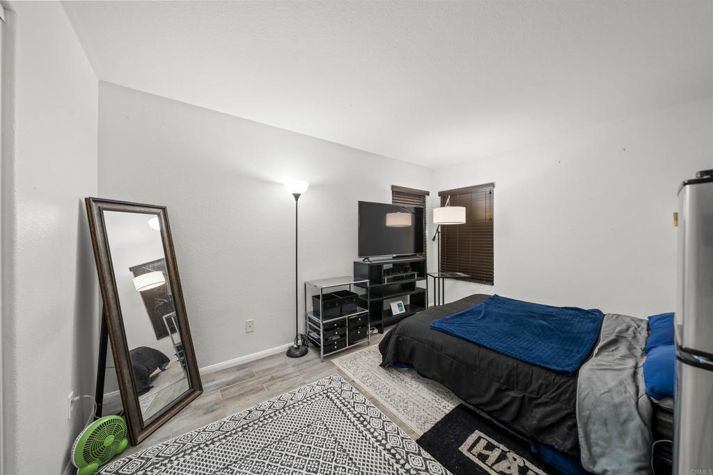 300 Tesoro Glen 101