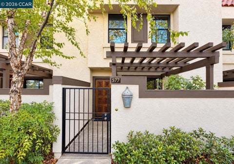 Photo of 577 Churchill Downs Ct, Walnut Creek, CA 94597 (MLS # 41151199)